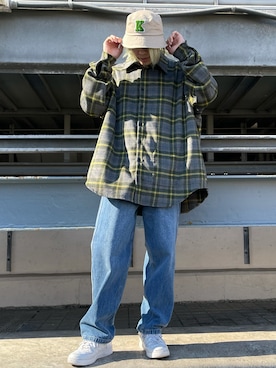 「WHITELAND（ホワイトランド）のアイテム（デニムパンツ）」を使った、湯原健太さん（メンズ・178cm）の秋コーディネート