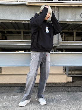 「WILLY CHAVARRIA（ウィリーチャバリア）のArnoldParkStudios/アーノルドパークストゥディオス/グラフィックプリントパーカー/RubberCementHoodie（パーカー、ブラック系）」を使った、湯原健太さん（メンズ・178cm）の春コーディネート