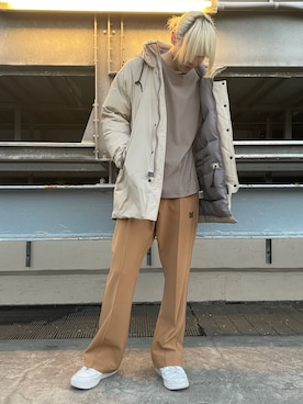 「A4A（エーフォーエー）のA4A/エーフォーエー/40s強撚糸ロングスリーブTシャツ（Tシャツ/カットソー、ブラウン系）」を使った、湯原健太さん（メンズ・178cm）の冬コーディネート