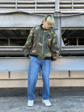 「WHITELAND（ホワイトランド）のアイテム（デニムパンツ）」を使った、湯原健太さん（メンズ・178cm）の秋コーディネート