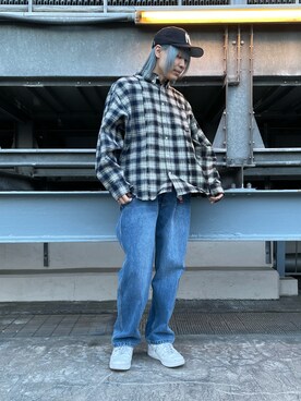 「WHITELAND（ホワイトランド）のアイテム（デニムパンツ）」を使った、湯原健太さん（メンズ・178cm）の冬コーディネート