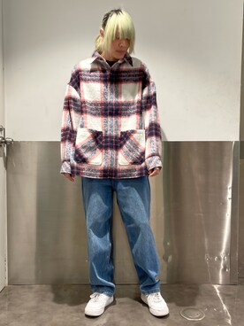 「WHITELAND（ホワイトランド）のアイテム（デニムパンツ）」を使った、湯原健太さん（メンズ・178cm）の秋コーディネート