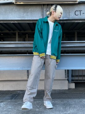 「A4A（エーフォーエー）のA4A/エーフォーエー/40s強撚糸ラウンドロングスリーブTシャツ（Tシャツ/カットソー、ホワイト系）」を使った、湯原健太さん（メンズ・178cm）の冬コーディネート