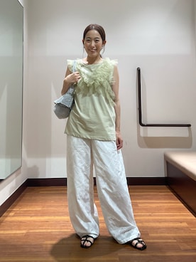「SENSE OF PLACE by URBAN RESEARCH（センスオブプレイスバイアーバンリサーチ）のフリルデザインカットトップ（Tシャツ/カットソー、ベージュ系）」を使った、shokoさん（レディース・154cm）の夏コーディネート