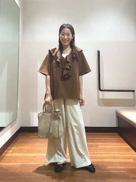 「ITEMS URBANRESEARCH（アイテムズ アーバンリサーチ）の『Sサイズあり』リネンレーヨンワイドパンツ（その他パンツ、ベージュ系）」を使った、shokoさん（レディース・154cm）の春コーディネート