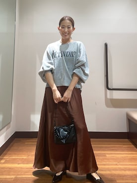 「ITEMS URBANRESEARCH（アイテムズ アーバンリサーチ）のシアーロゴニット（ニット/セーター、グレー系）」を使った、shokoさん（レディース・154cm）の秋コーディネート