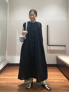 「RODE SKO（ロデスコ）のワンハンドルフリルラメバッグ（ショルダーバッグ、シルバー系）」を使った、shokoさん（レディース・154cm）の夏コーディネート