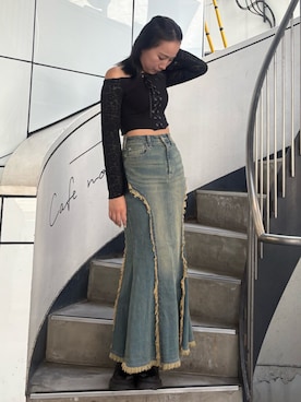 「アイテム（デニムスカート）」を使った、高松千彩さん（レディース・160cm）の夏コーディネート