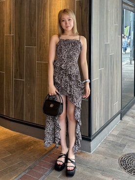 「EVRIS（エヴリス）のアイテム（ワンピース/ドレス）」を使った、高松千彩さん（レディース・160cm）の春コーディネート