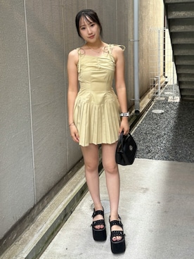 「アイテム（ワンピース/ドレス、イエロー系）」を使った、高松千彩さん（レディース・160cm）の夏コーディネート