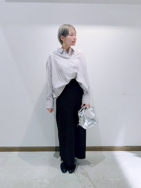 「GLOBAL WORK（グローバルワーク）のスペ軽お財布ショルダー/132336（ショルダーバッグ、シルバー系）」を使った、のみ子さん（レディース・154cm）の春コーディネート