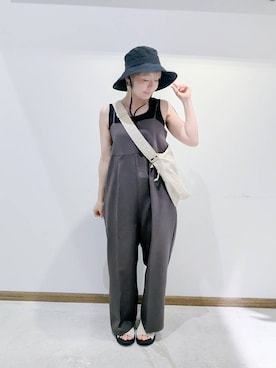 「アイテム（オールインワン・サロペット、ホワイト系）」を使った、のみ子さん（レディース・154cm）の秋コーディネート