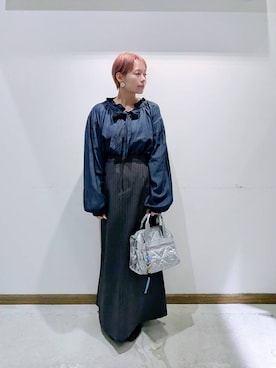 「アイテム（ボストンバッグ、シルバー系）」を使った、のみ子さん（レディース・154cm）の秋コーディネート