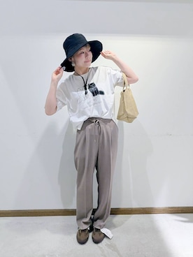 「撥水」｜「アイテム（スラックス）」を使った、のみ子さん（レディース・154cm）の秋コーディネート