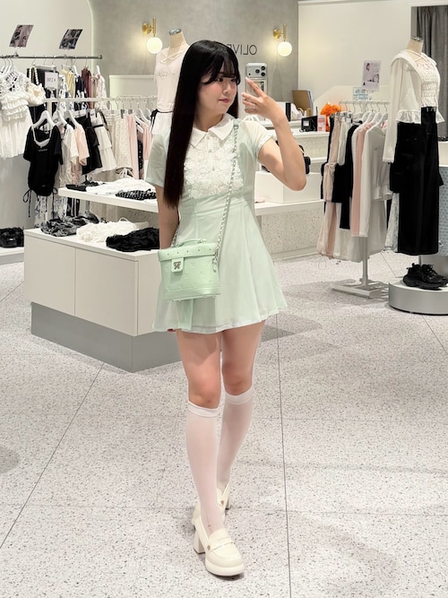 OLIVE des OLIVE（オリーブデオリーブ） ローファー エンブレム付き