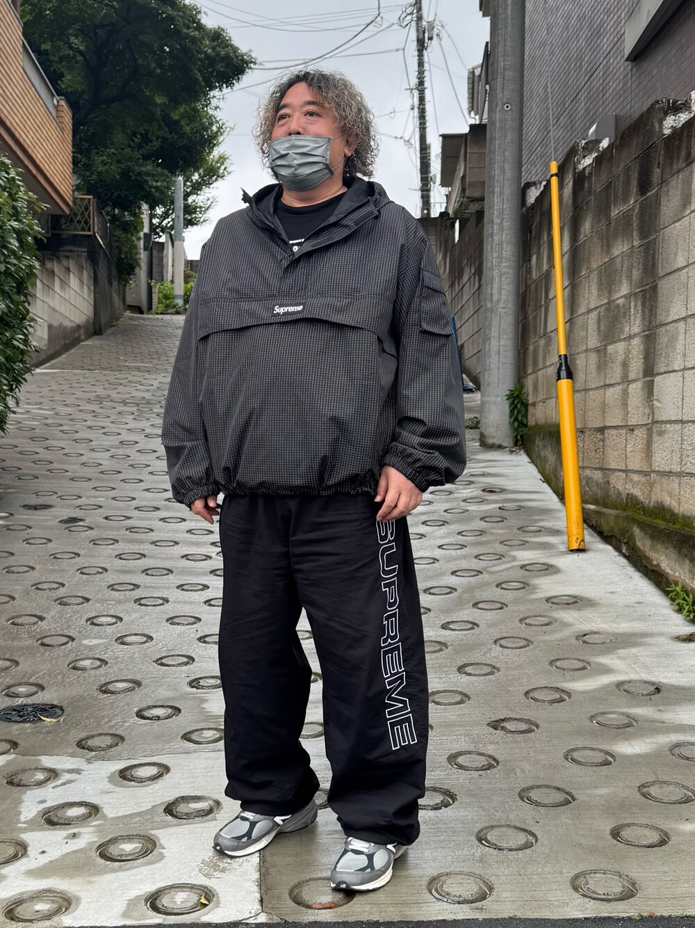 Supreme のナイロンジャケットを使った「トラックパンツ」のメンズ人気