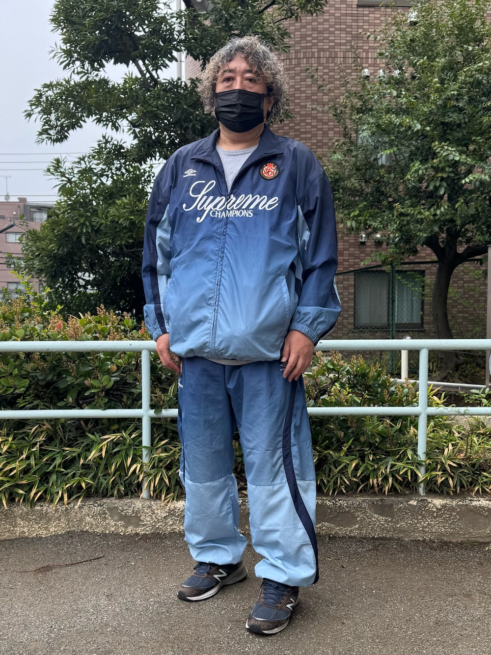 Supreme のナイロンジャケットを使った「トラックジャケット」のメンズ