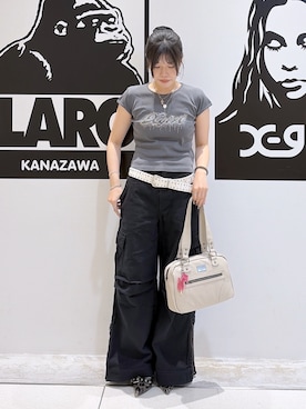 「X-girl（エックスガール）のFADED WIDE LEG FLARE CARGO PANTS（カーゴパンツ、ブラック系）」を使った、かももさん（レディース・160cm）の夏コーディネート