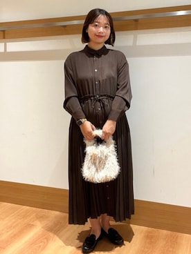 「SHIPS」｜「アイテム（スリッポン）」を使った、こずえさん（レディース・160cm）の秋コーディネート