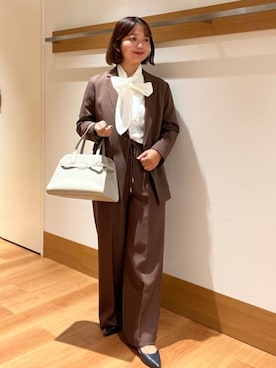 「アイテム（ビジネスバッグ）」を使った、こずえさん（レディース・160cm）の秋コーディネート