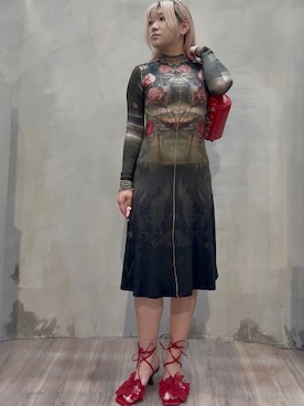 「Desigual（デシグアル）の【2026秋冬新作】フラワーメタリック バレル ショルダーバッグ（ショルダーバッグ、レッド系）」を使った、Desigual原宿 STAFFさん（メンズ・167cm）の夏コーディネート