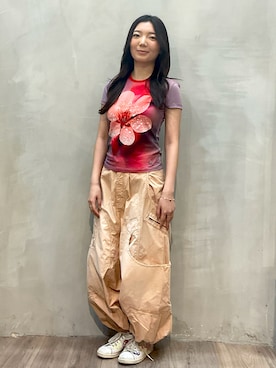 「Desigual（デシグアル）の桜フォトプリントリンガーTシャツ（Tシャツ/カットソー、レッド系）」を使った、Desigual原宿 STAFFさん（メンズ・167cm）の春コーディネート