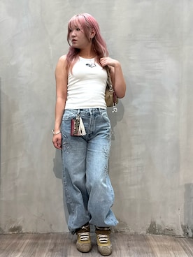 「Desigual（デシグアル）のアイテム（スニーカー、ベージュ系）」を使った、Desigual原宿 STAFFさん（メンズ・167cm）の秋コーディネート