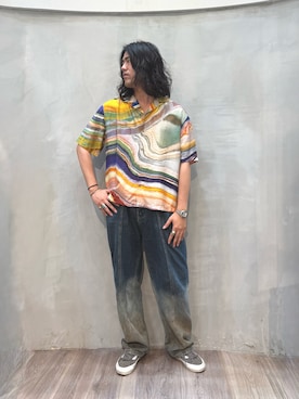 「Desigual（デシグアル）のマーブル ウェーブ 総柄プリント 半袖シャツ【2026秋冬新作】（シャツ/ブラウス、ブラウン系）」を使った、Desigual原宿 STAFFさん（メンズ・167cm）の夏コーディネート