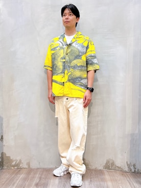 「Desigual（デシグアル）のアイテム（パンツ、ホワイト系）」を使った、Desigual原宿 STAFFさん（メンズ・167cm）の夏コーディネート