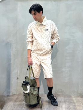 「アイテム（ジャケット/アウター、ホワイト系）」を使った、Desigual原宿 STAFFさん（メンズ・176cm）の夏コーディネート
