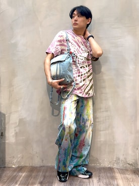 「Desigual（デシグアル）のタイダイ グラフィック Tシャツ / ピンク（Tシャツ/カットソー、オレンジ系）」を使った、Desigual原宿 STAFFさん（メンズ・167cm）の春コーディネート