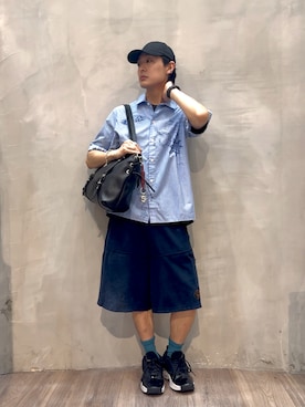 「Desigual（デシグアル）のアイテム（パンツ、ブルー系）」を使った、Desigual原宿 STAFFさん（メンズ・167cm）の夏コーディネート