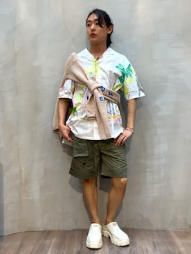 「Desigual（デシグアル）のアイテム（パンツ）」を使った、Desigual原宿 STAFFさん（メンズ・167cm）の夏コーディネート