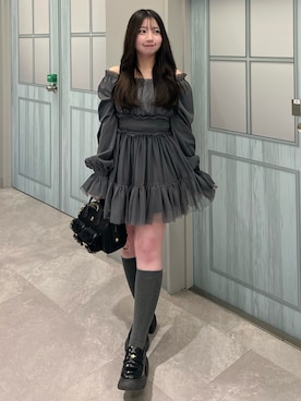 「one after another NICE CLAUP(ワンアフターアナザーナイスクラップ)のティアードミニワンピース(ワンピース、グレー系)」を使った、ねねさん(レディース・148cm)の春コーディネート