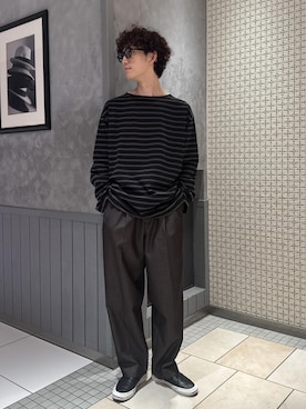 「ADAM ET ROPE'（アダムエロペ）のNIKKE デニムワイドイージースラックス / ADAM ET ROPE' JEANS（デニムパンツ、ブラウン系）」を使った、nakajiryoさん（メンズ）の夏コーディネート