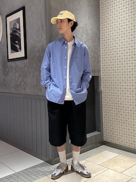 「ADAM ET ROPE'（アダムエロペ）のドライウーステッドワイドショートスラックス（その他パンツ、ブラック系）」を使った、nakajiryoさん（メンズ）の夏コーディネート