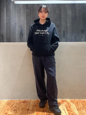 「ロゴパーカー」｜「アイテム（パンツ）」を使った、HINAさん（レディース・162cm）の秋コーディネート