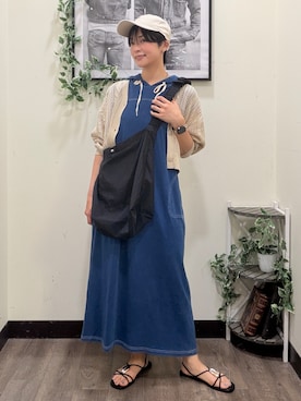 「Right-on（ライトオン）のフード付きワンピース（ワンピース、ブルー系）」を使った、AYUMiさん（レディース・166cm）の夏コーディネート