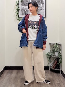 「Right-on（ライトオン）の《ユニセックス》「ハリー・ポッター」スウェットプルオーバー（ニット/セーター、ベージュ系）」を使った、AYUMiさん（レディース・166cm）の秋コーディネート