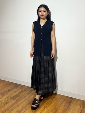 「SENSE OF PLACE by URBAN RESEARCH(センスオブプレイスバイアーバンリサーチ)の『洗濯可』メタルボタンミドルベスト(ニット/セーター、ブルー系)」を使った、あんりさん(レディース・152cm)の春コーディネート