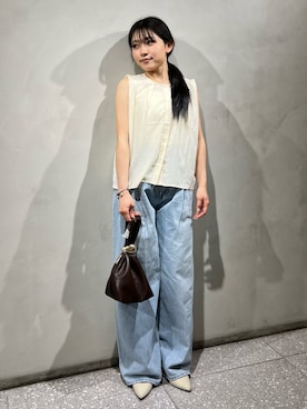 「SENSE OF PLACE by URBAN RESEARCH(センスオブプレイスバイアーバンリサーチ)のメタルツキキンチャクバッグ(ハンドバッグ、ブラウン系)」を使った、あんりさん(レディース・152cm)の春コーディネート
