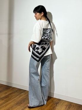 「Collaboration URBAN RESEARCH(コラボレーションアーバンリサーチ)のEXPO2025 BACKPRINT T-SHIRTS(Tシャツ/カットソー、ホワイト系)」を使った、あんりさん(レディース・152cm)の夏コーディネート