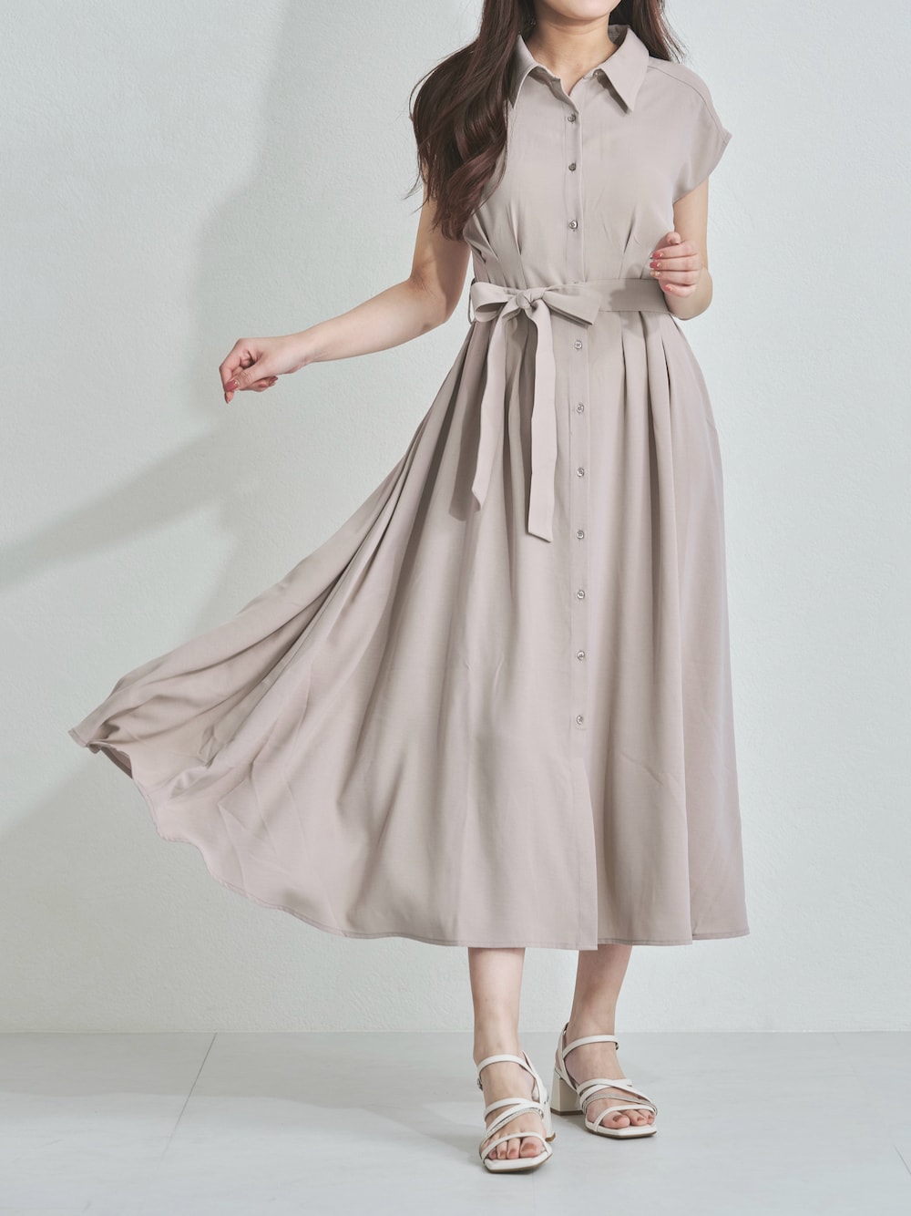 「ミッシュマッシュ、MISCH MASCH、mischmasch、高身長、高身長女子、高身長コーデ、160cm、160cm台コーデ、キレイめ、ワンピース」｜「MISCH MASCHのWEB限定 2025春夏新作 フレンチシャツワンピース（ワンピース、ベージュ系）」を使った、MISCHMASCH ECさん（レディース・160cm）の春コーディネートの1枚目の写真