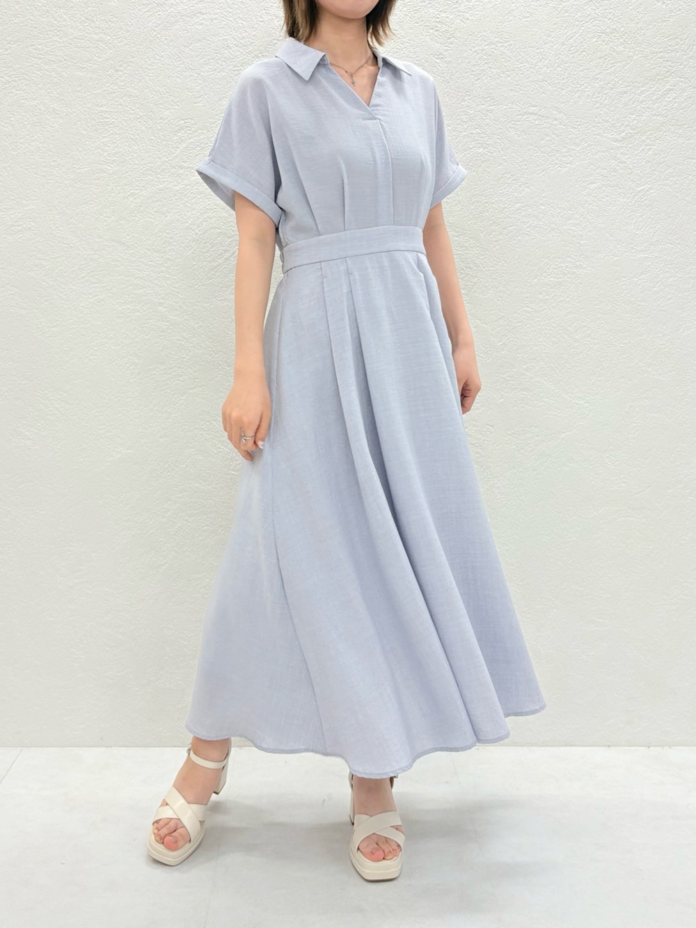 「ミッシュマッシュ、MISCH MASCH、mischmasch、平均身長コーデ、157cm、150cm台コーデ、キレイめ、ワンピース」｜「MISCH MASCHのZOZO限定 2025春夏新作 ドルマンシャツワンピース（ワンピース、ブルー系）」を使った、MISCHMASCH ECさん（レディース・157cm）の春コーディネートの1枚目の写真