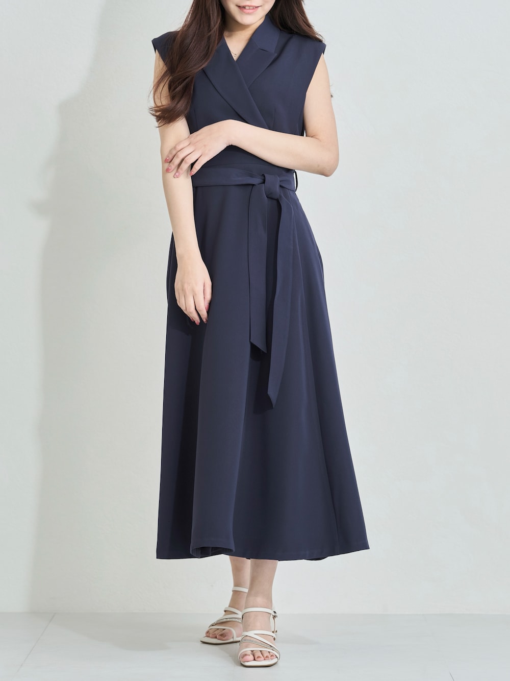 「ミッシュマッシュ、MISCH MASCH、mischmasch、高身長、高身長女子、高身長コーデ、スタッフコーデ、キレイめ、ワンピース」｜「MISCH MASCHのZOZO限定 2025春夏新作 テーラードカラーフレアワンピース（ワンピース、ブルー系）」を使った、MISCHMASCH ECさん（レディース・160cm）の春コーディネートの1枚目の写真