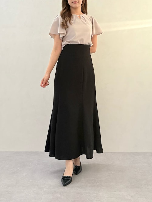 アパレル本部MISCHMASCH ECさんのシャツ/ブラウス「パールフレア袖カットブラウス(MISCH MASCH|ミッシュマッシュ)」を使ったコーディネート