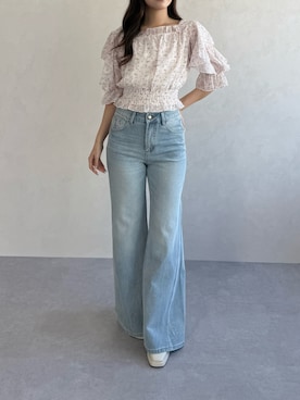 「MISCH MASCH（ミッシュマッシュ）の2026春夏新作 フラワーシャーリングブラウス（シャツ/ブラウス、ホワイト系）」を使った、MISCHMASCH ECさん（レディース・150cm）の春コーディネート