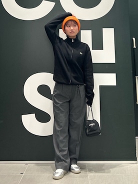 「アイテム（スニーカー、シルバー系）」を使った、Uiさん（レディース・153cm）の冬コーディネート