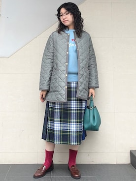 「アイテム（ソックス/靴下、ブラウン系）」を使った、矢内さん（レディース・161cm）の秋コーディネート