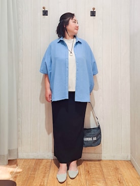 「SHOO・LA・RUE（シューラルー）の【洗濯後しわになりにくい/体型カバー】ポンチョ風ゆったりシャツ（シャツ/ブラウス、ブルー系）」を使った、kotomiさん（レディース・160cm）の春コーディネート